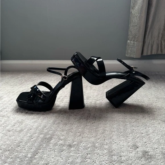Lulu's Shiny Black Platform Heels - Picture 5 of 8